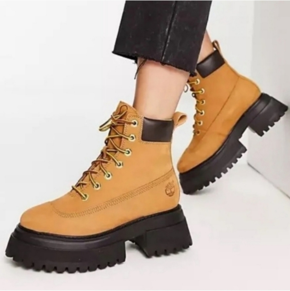 Timberland Sky Platform Chunky Boots Lace Up Brown 8 Round Toe Women